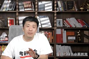 滕哈赫谈坎布瓦拉首发：他在训练中表现很好，处理球很冷静